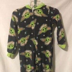1. Star Wars Baby Yoda Onesie Boys sz8